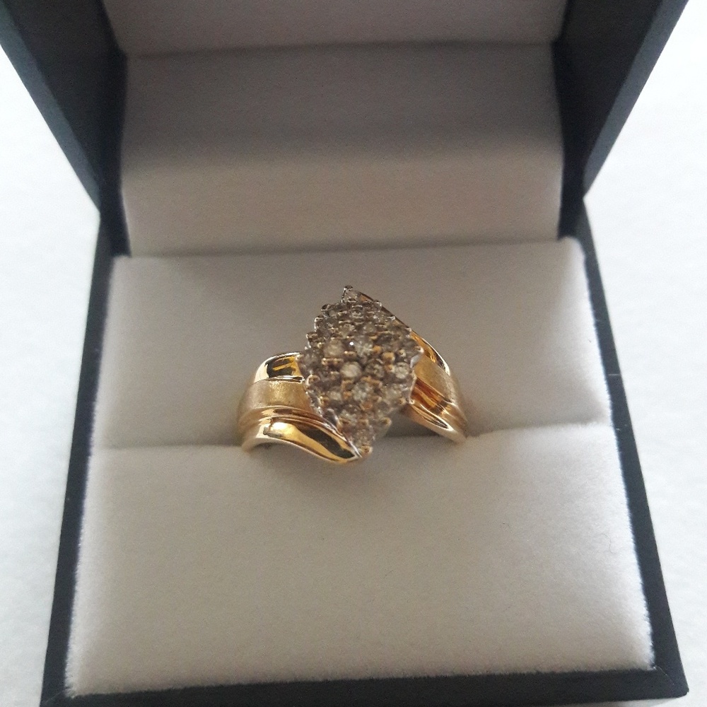 10k solid yellow gold .75tcw genuine diamond's siz